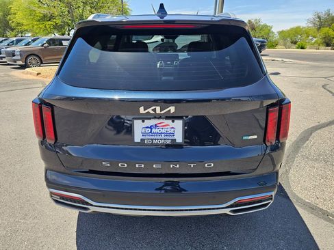Used 2022 Kia Sorento S FWD image 6
