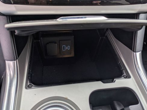 Used 2021 Ford Explorer XLT w/ Equipment Group 202A image 20