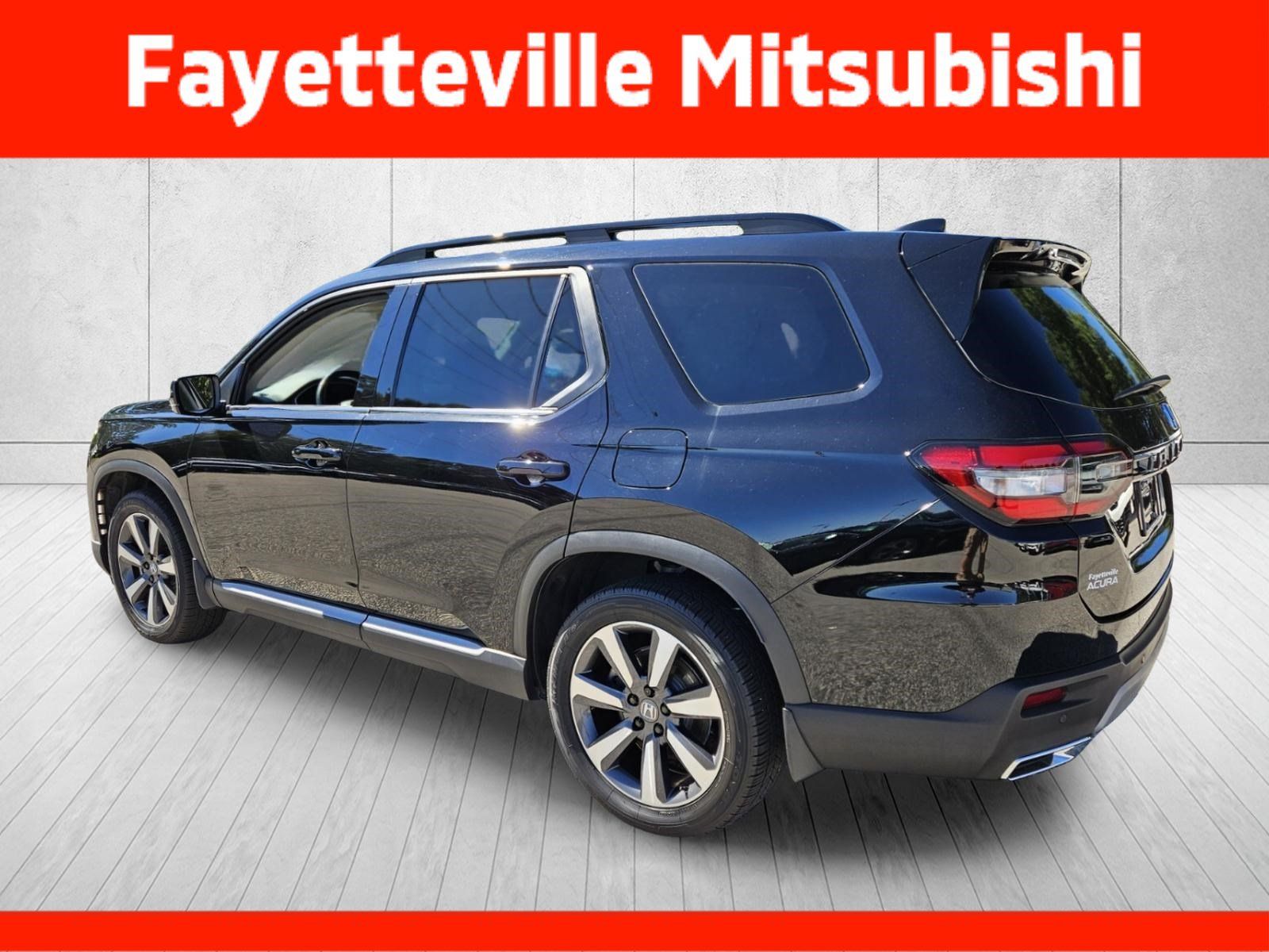 Used 2024 Honda Pilot Touring image 5