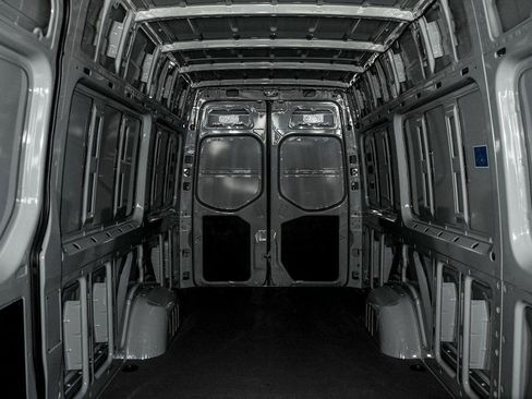 Used 2025 Mercedes-Benz Sprinter 2500 image 22
