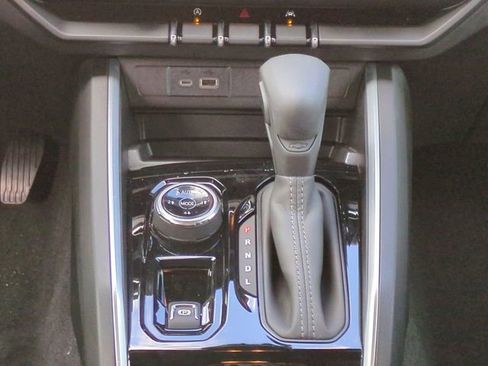 Used 2025 Chevrolet Colorado Trail Boss AWD/4WD image 19