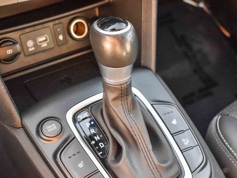 Used 2021 Hyundai Kona Limited image 18