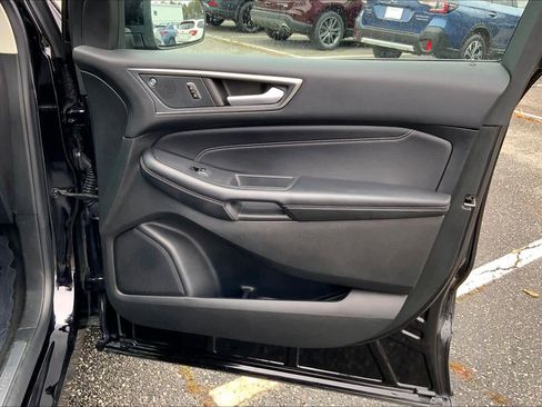 Used 2023 Ford Edge Titanium image 33