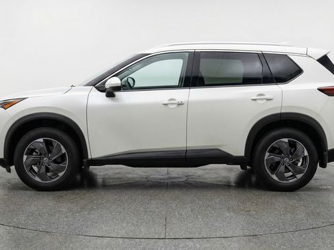Used 2025 Nissan Rogue SV image 5