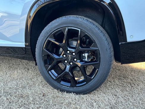 New 2026 Chevrolet Traverse RS image 32