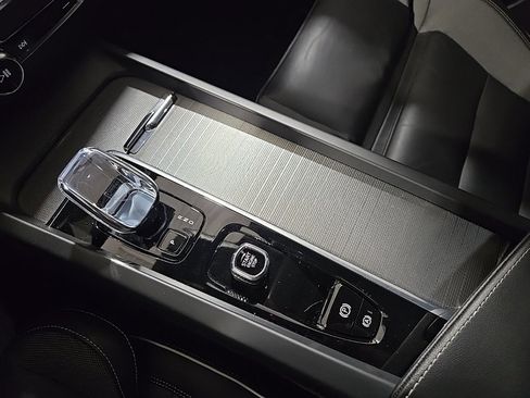 Used 2024 Volvo S60 B5 Plus image 12