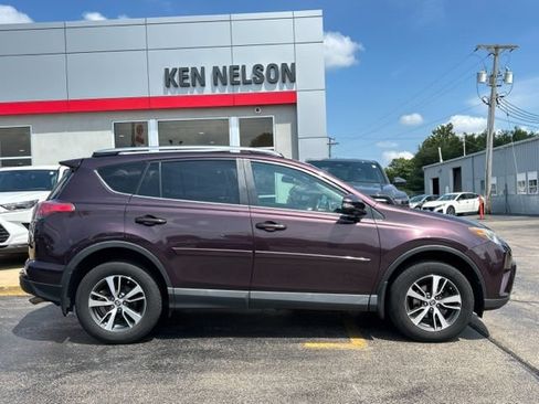 Used 2018 Toyota RAV4 XLE AWD/4WD image 14