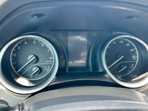 Used 2020 Toyota Camry LE FWD image 5
