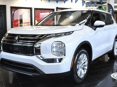 New 2026 Mitsubishi Outlander ES
