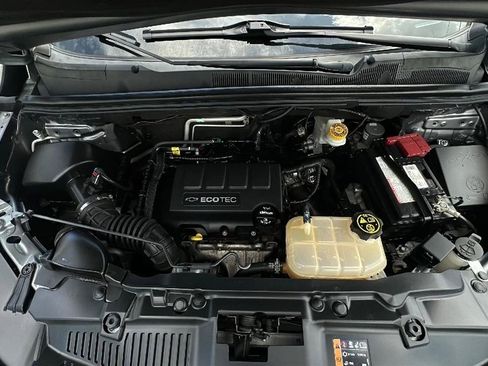 Used 2020 Chevrolet Trax LS FWD image 38