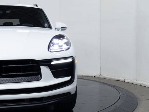 Certified 2025 Porsche Macan image 21