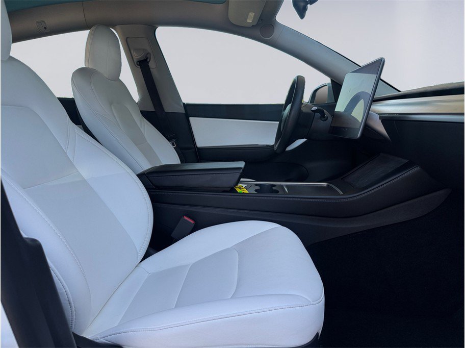 Used 2022 Tesla Model Y Long Range AWD/4WD image 16