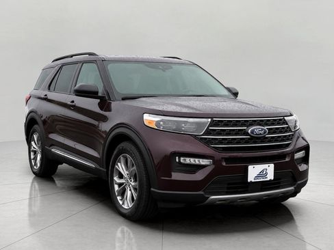 Used 2023 Ford Explorer XLT w/ Equipment Group 202A AWD/4WD image 1