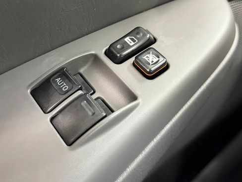 Used 2004 Toyota Solara SE Sport FWD image 24
