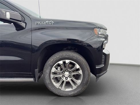 Used 2021 Chevrolet Silverado 1500 High Country w/ Technology Package image 21