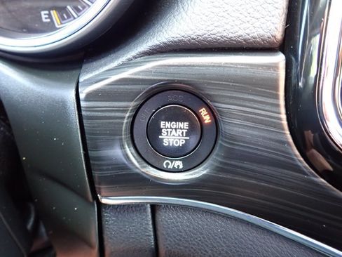 Used 2020 Jeep Grand Cherokee Limited AWD/4WD image 26