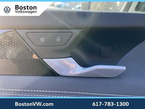 New 2026 Volkswagen Tiguan SE image 26