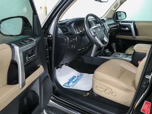 Used 2024 Toyota 4Runner Limited AWD/4WD image 3