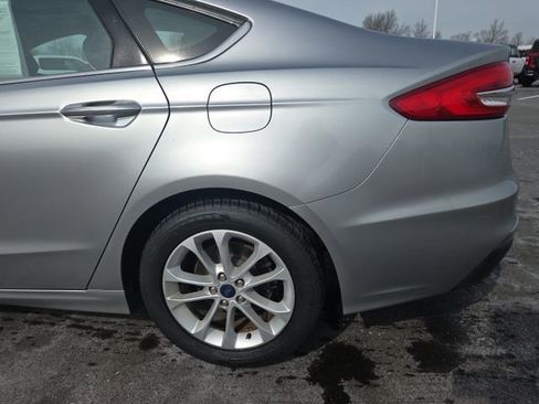 Used 2020 Ford Fusion SE FWD image 12