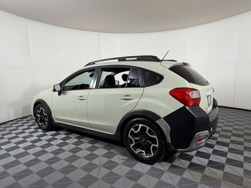 Used 2017 Subaru Crosstrek 2.0i Premium AWD/4WD image 3
