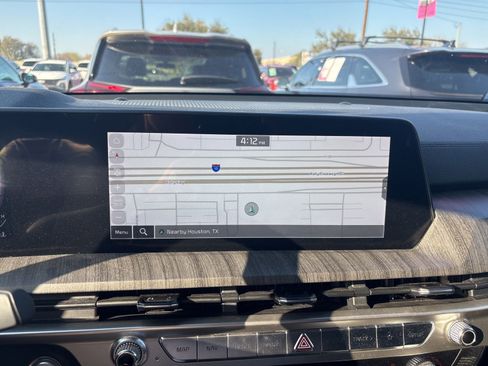 Used 2023 Kia Telluride EX w/ EX Captain's Chair Package image 12