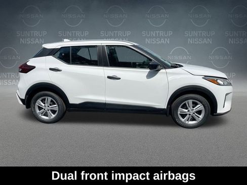 Used 2025 Nissan Kicks Play S FWD image 18