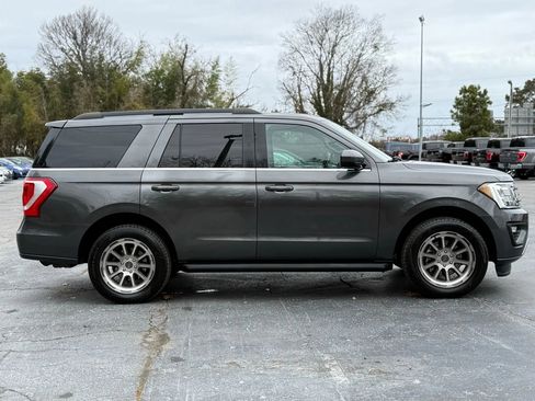 Used 2018 Ford Expedition XLT image 8