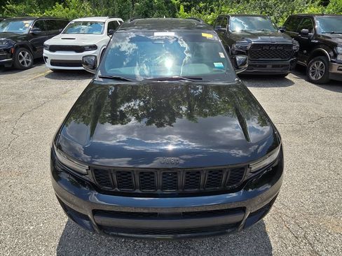 Used 2024 Jeep Grand Cherokee L Altitude AWD/4WD image 13
