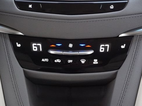 Used 2025 Cadillac XT5 Premium Luxury FWD image 16