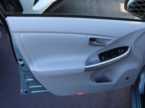 Used 2015 Toyota Prius Four FWD image 12