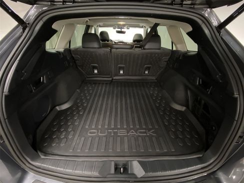 Used 2022 Subaru Outback Limited image 25