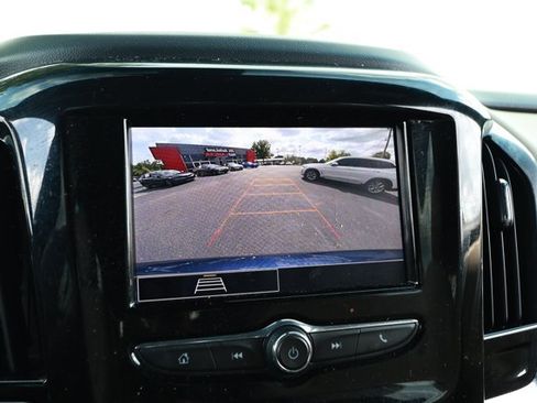 Used 2023 Chevrolet Traverse LS FWD image 16