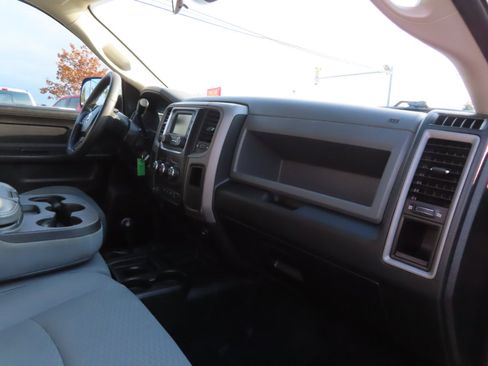 Used 2018 RAM 2500 Tradesman w/ Chrome Appearance Group image 48