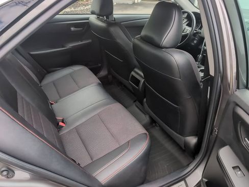 Used 2016 Toyota Camry SE w/ Protection Package (Q2) image 5