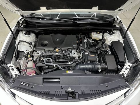 Used 2020 Toyota Camry LE image 7