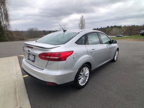 Used 2017 Ford Focus Titanium FWD image 6