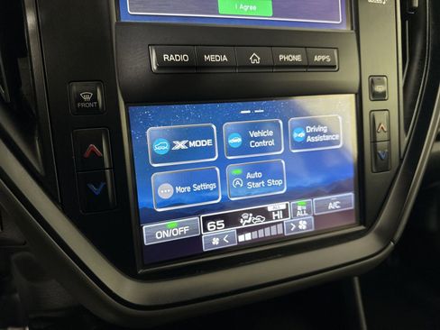 Used 2024 Subaru Crosstrek 2.0i image 9