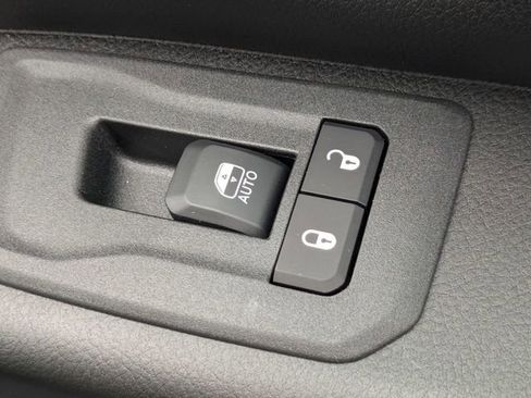 New 2026 RAM 1500 2WD Crew Cab image 32