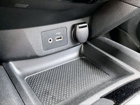 Used 2018 Nissan Rogue SV AWD/4WD image 33