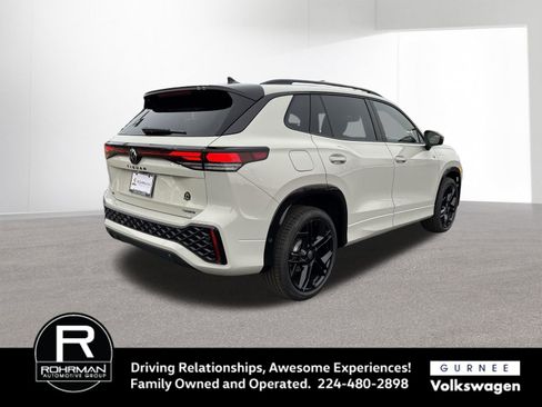 New 2026 Volkswagen Tiguan SE R-Line image 9