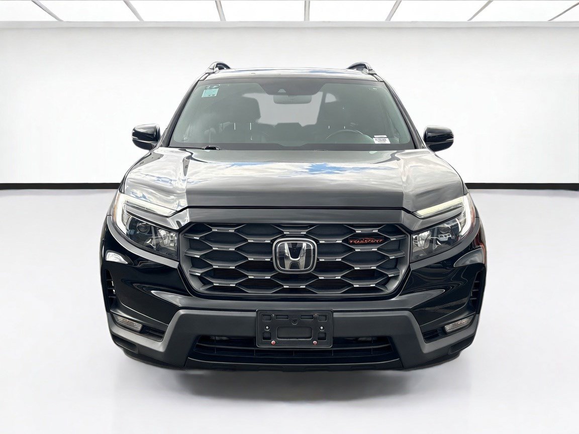 Used 2023 Honda Passport TrailSport image 2
