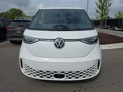 Used 2025 Volkswagen ID. Buzz Pro S Plus RWD image 10
