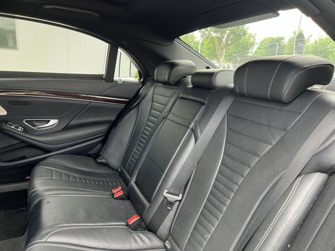 Used 2019 Mercedes-Benz S 560 Sedan image 34