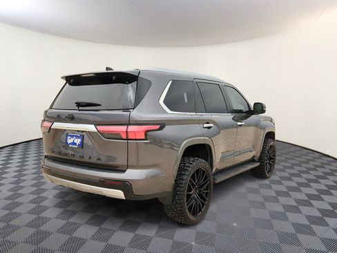 Used 2024 Toyota Sequoia Limited w/ Tow Technology Package AWD/4WD image 4