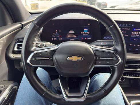 Used 2024 Chevrolet Traverse LT image 20