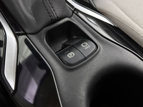 Used 2020 Toyota Corolla LE image 14