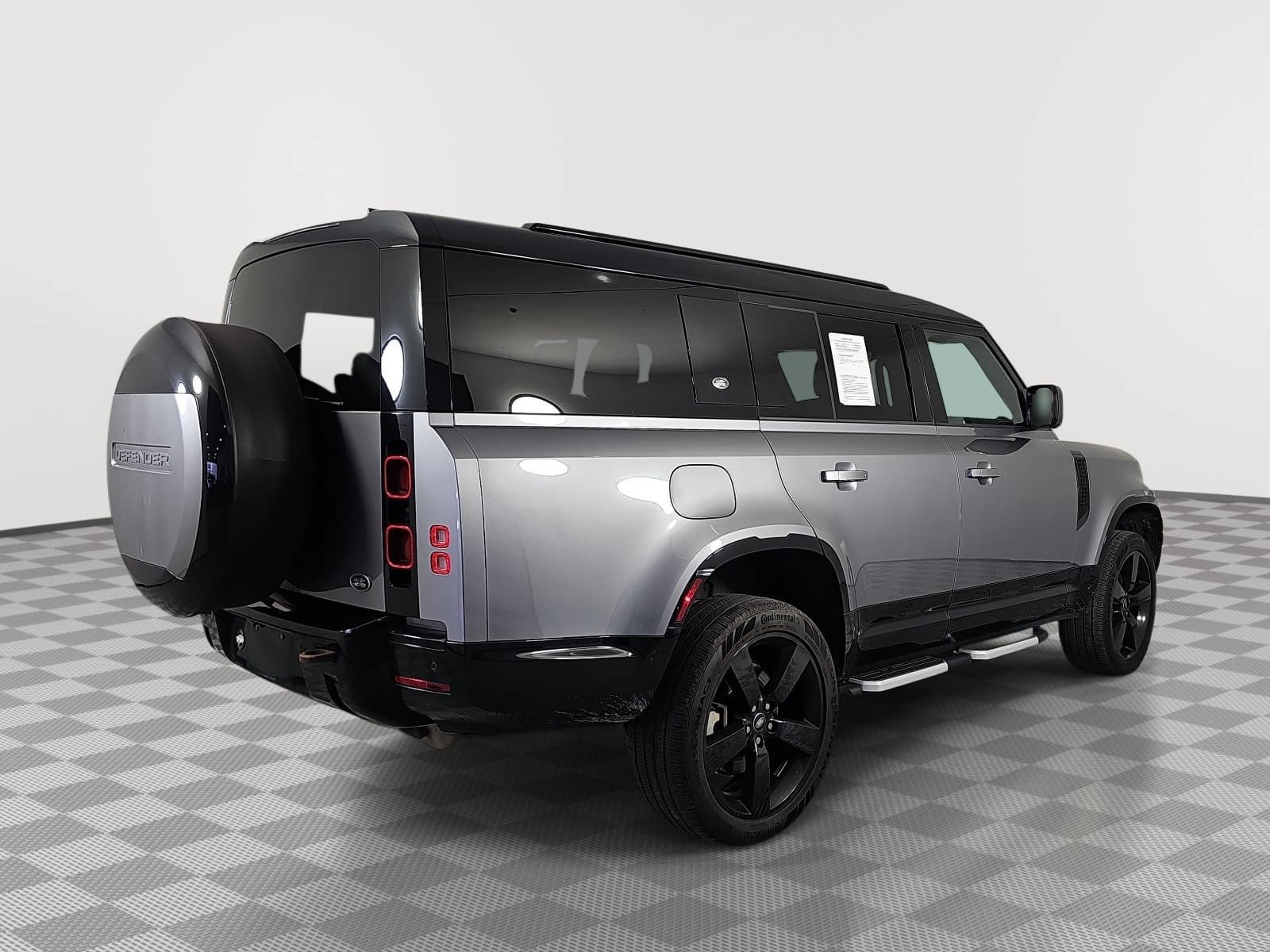 Used 2023 Land Rover Defender 130 X-Dynamic SE AWD/4WD image 6
