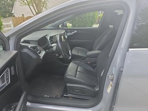 Used 2023 Audi Q4 e-tron Premium Plus w/ Premium Plus RWD image 8