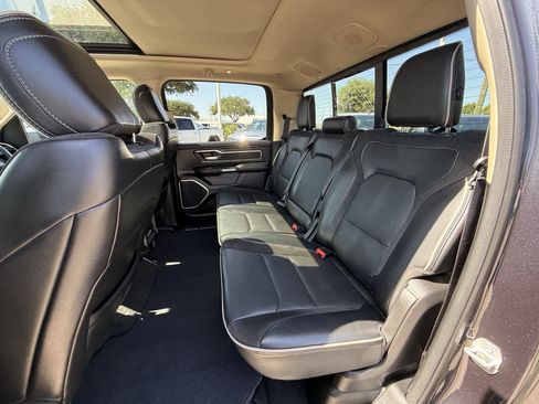Used 2019 RAM 1500 Laramie RWD image 30