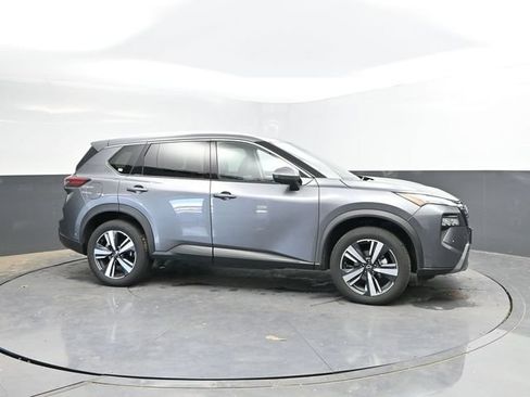 Used 2026 Nissan Rogue SL AWD/4WD image 3